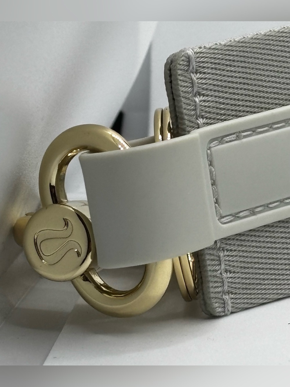 Lululemon Never Lost Keychain Vapor Gold NWT - Picture 3 of 4